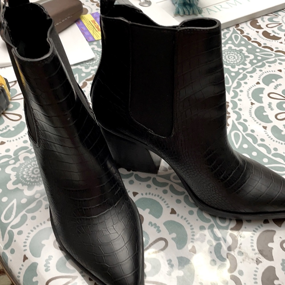 Steve Madden western bootie